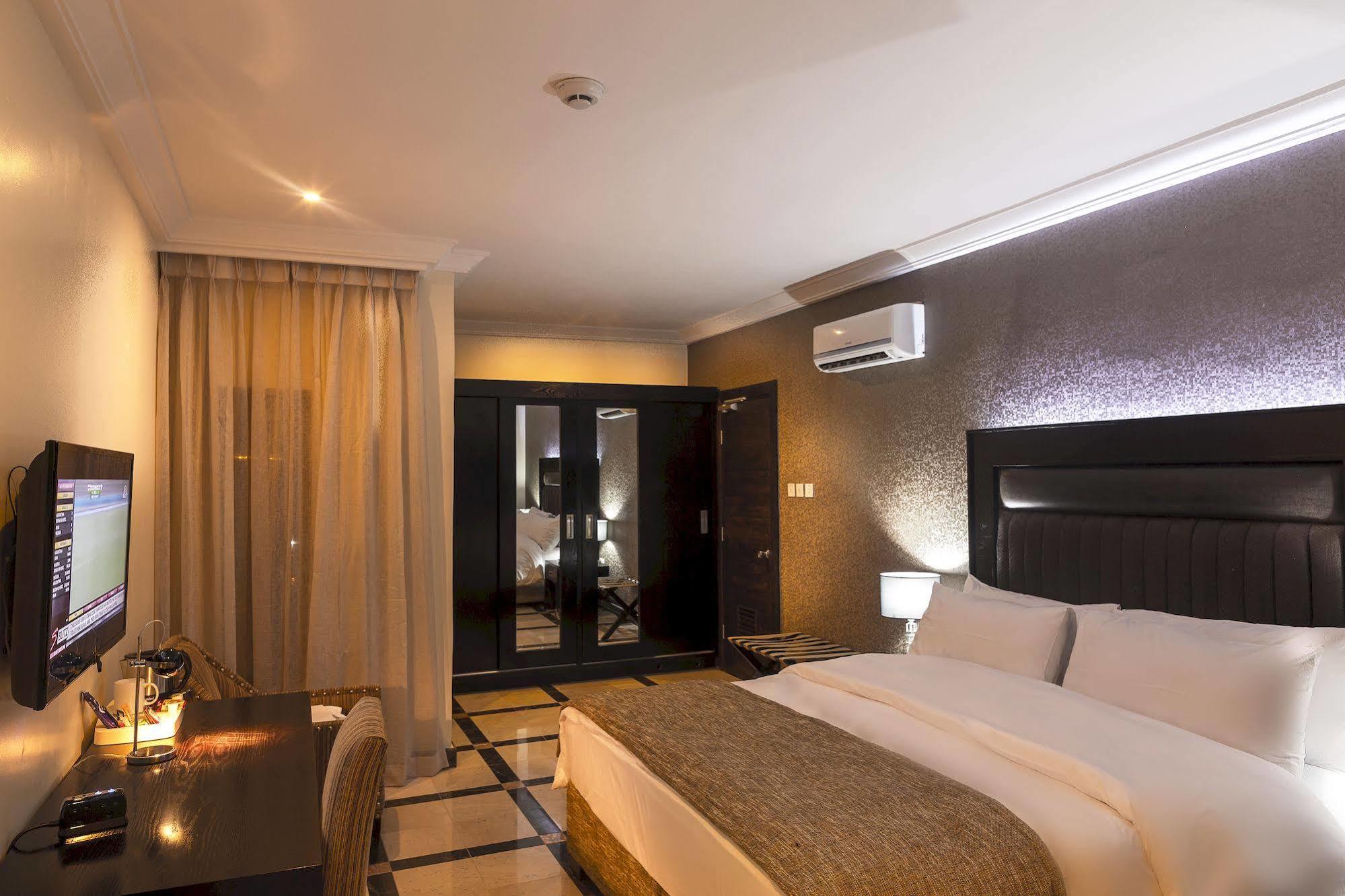 Quo Vadis Hotel Abuja Kültér fotó