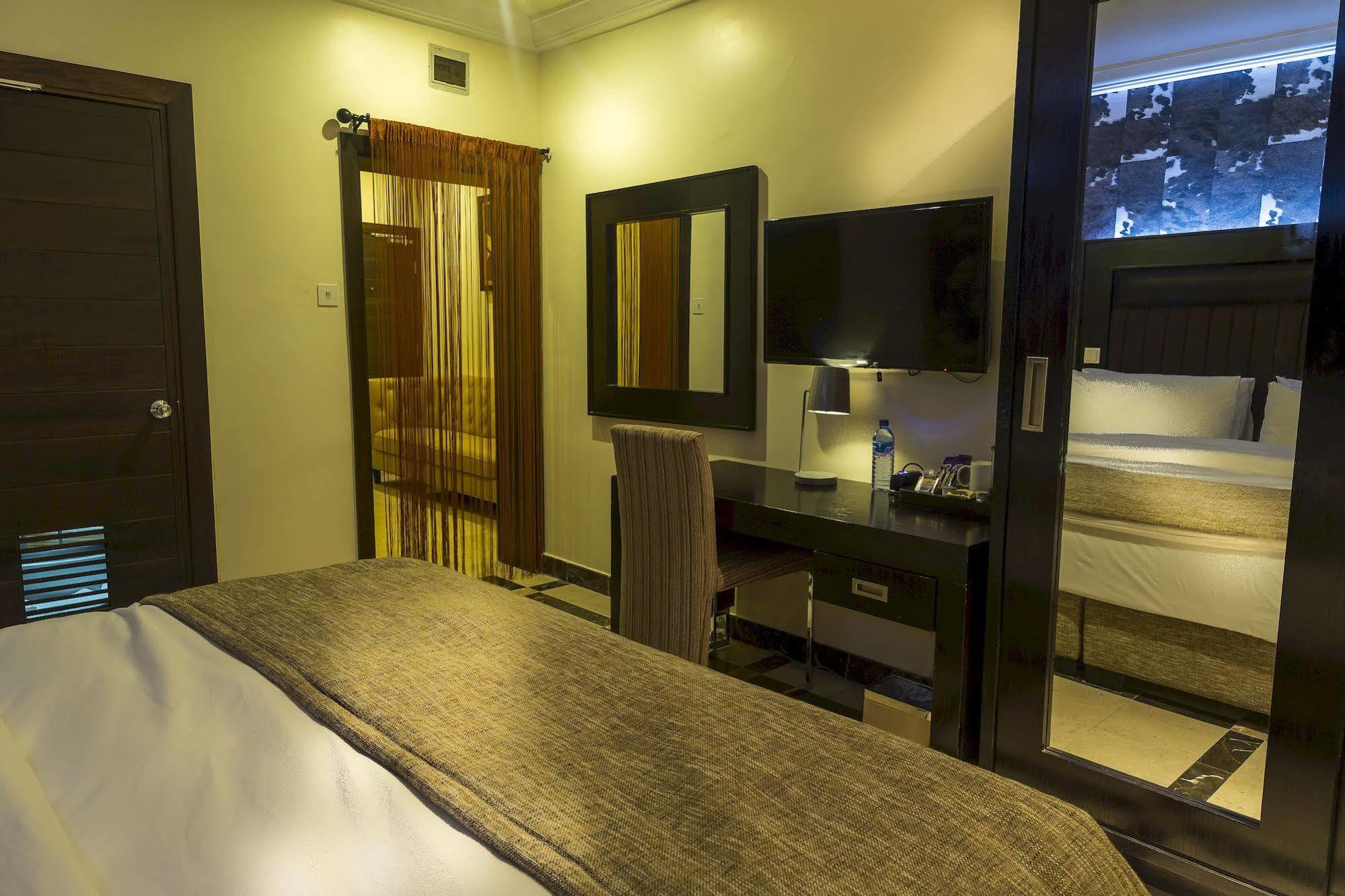 Quo Vadis Hotel Abuja Kültér fotó
